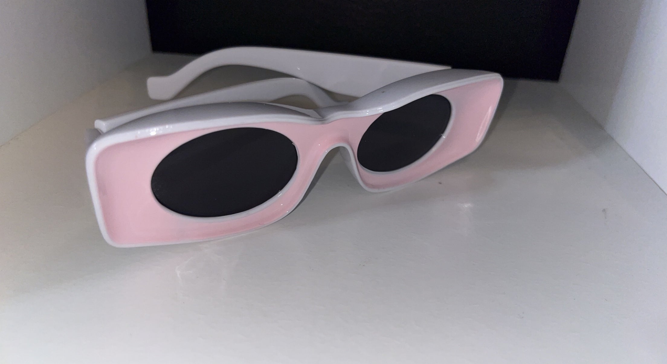 Cardi shades