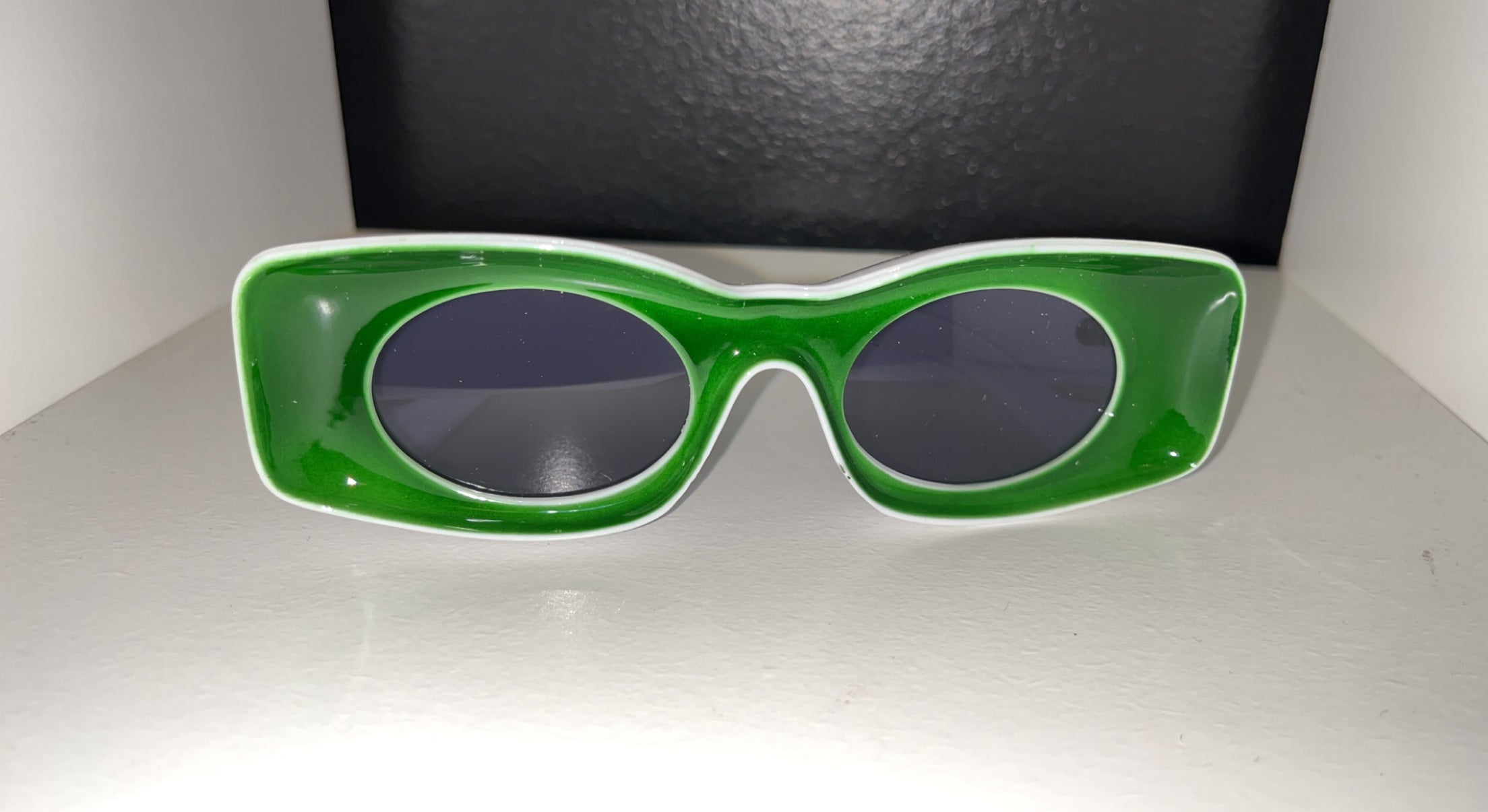 Cardi shades