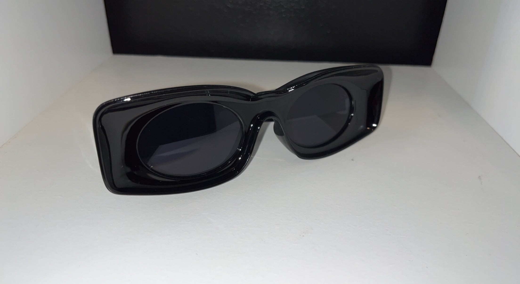 Cardi shades