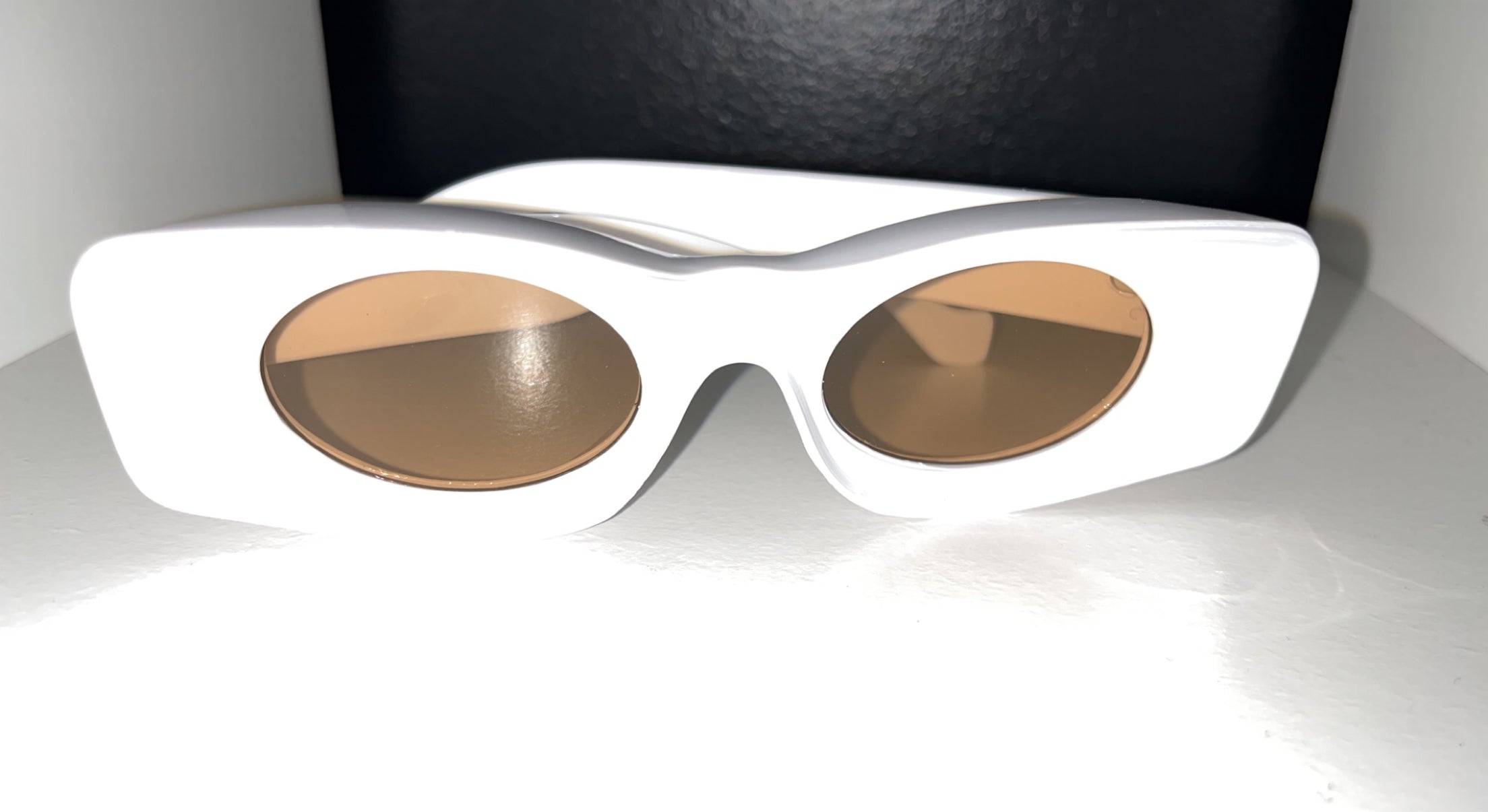 Cardi shades